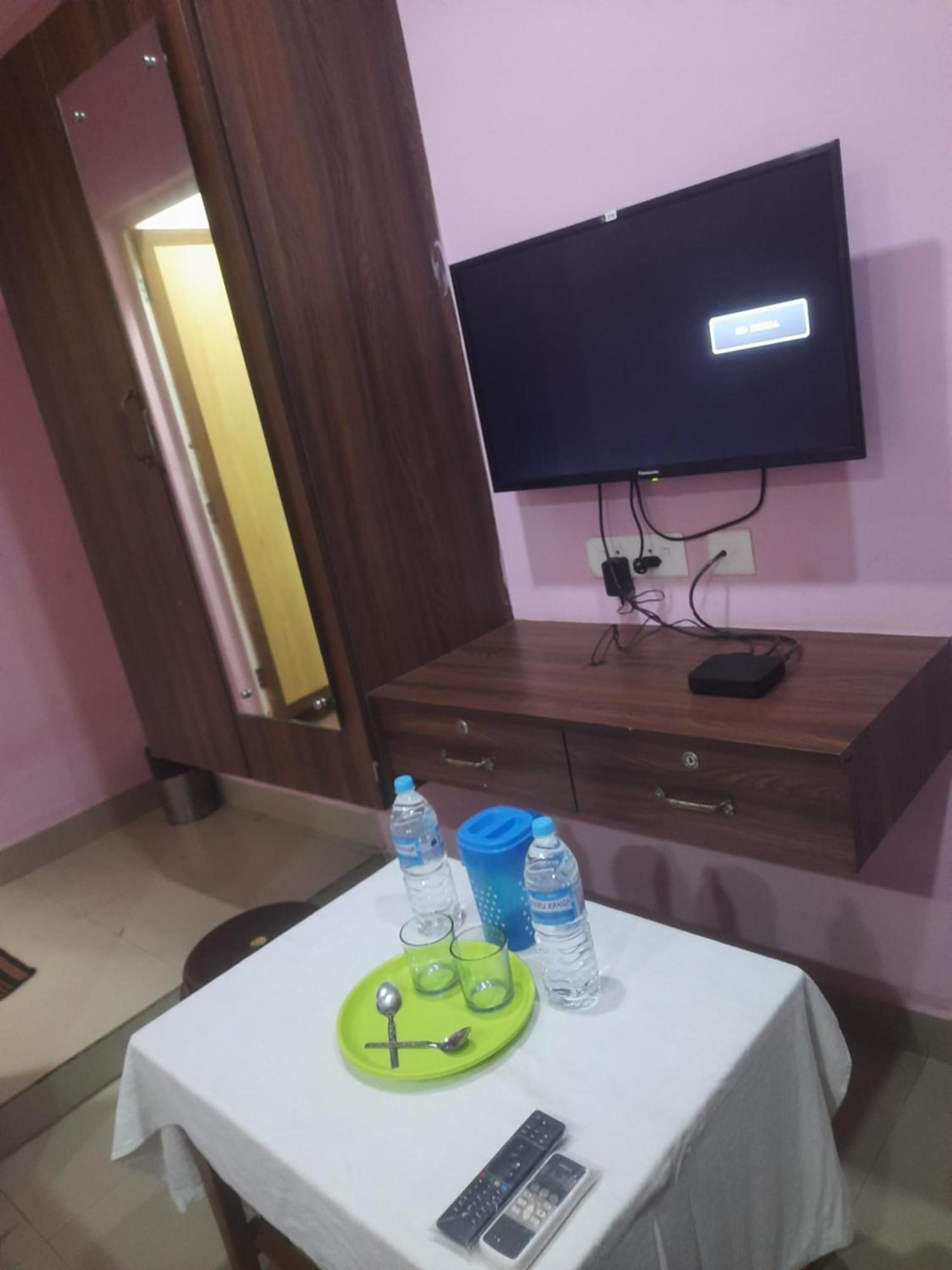 Skyway Rooms Pondicherry Eksteriør bilde